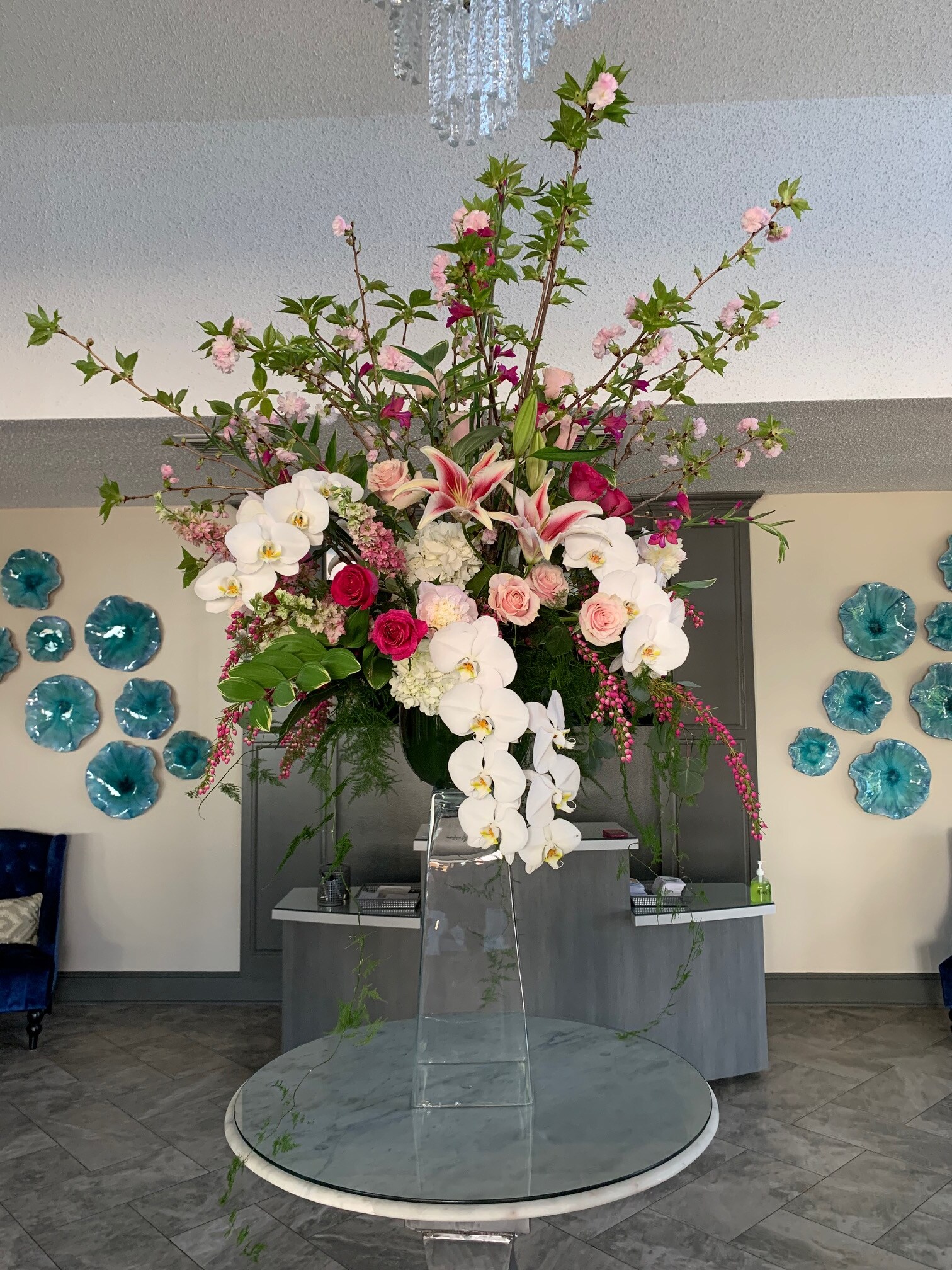Focal Point Table Arrangement